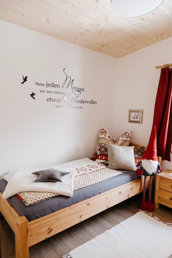 Knusperhaeuschen Villa Sattendorf Ngoại thất bức ảnh